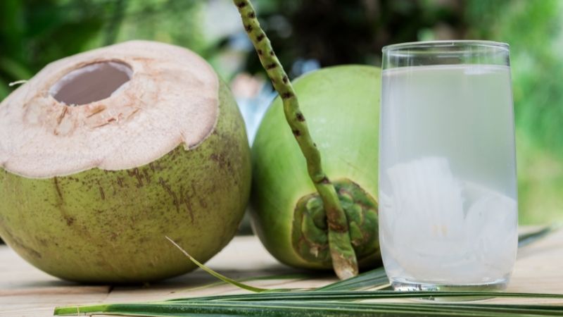 Kokoswasser zum Abnehmen: 5 Gründe mehr Kokoswasser zu trinken