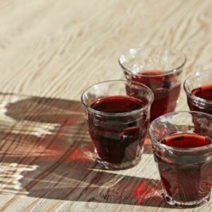 Rotwein mit Knoblauch zum Abnehmen: Nur 3 Esslöffel können helfen, Bauchfett zu verbrennen